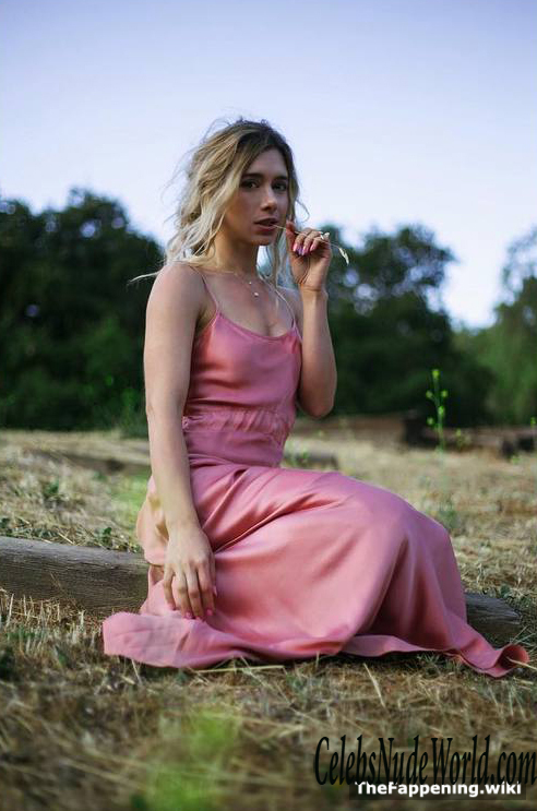 Olesya Rulin Nude 193980