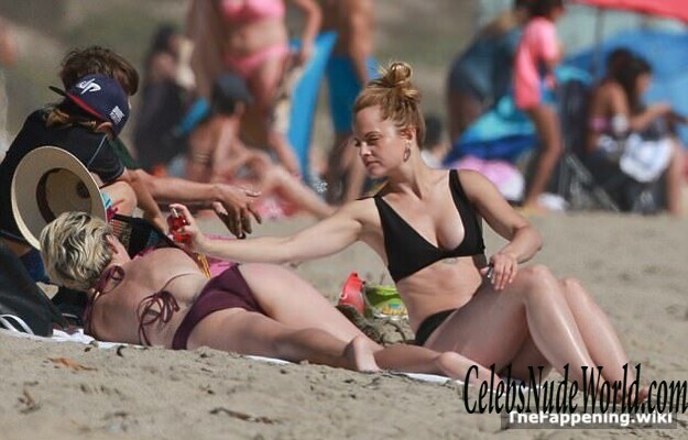 Mena Suvari Nude 194069