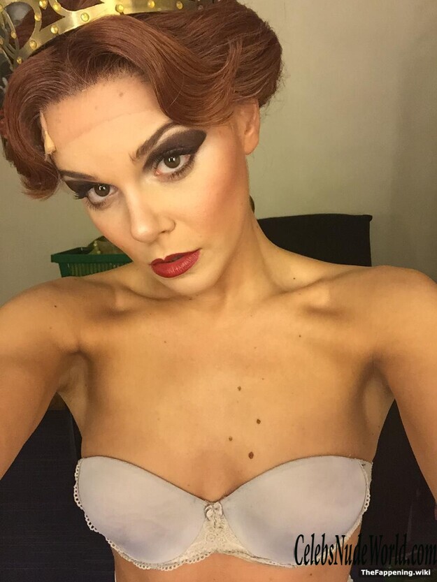 Faye Brookes Nude 195848