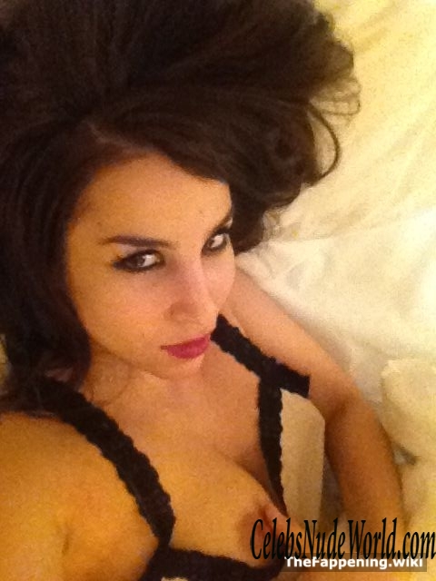 Sila Sahin Nude 196600