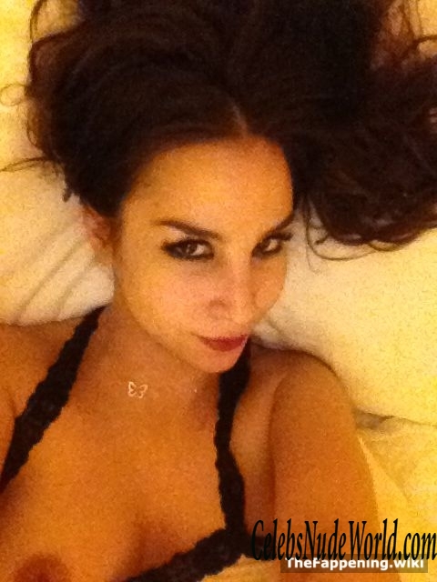 Sila Sahin Nude 196601