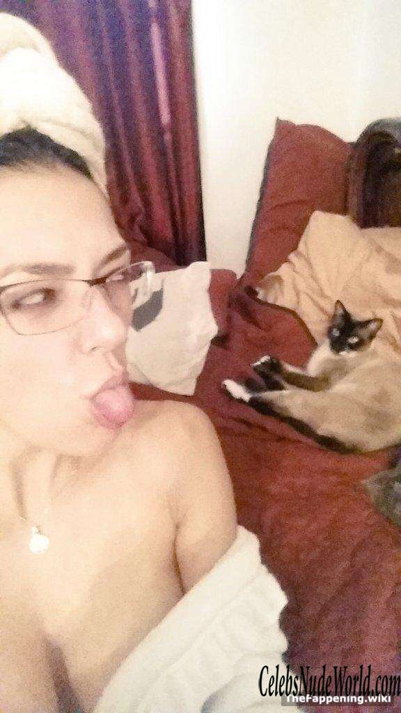 Adrianne Curry Nude 197344