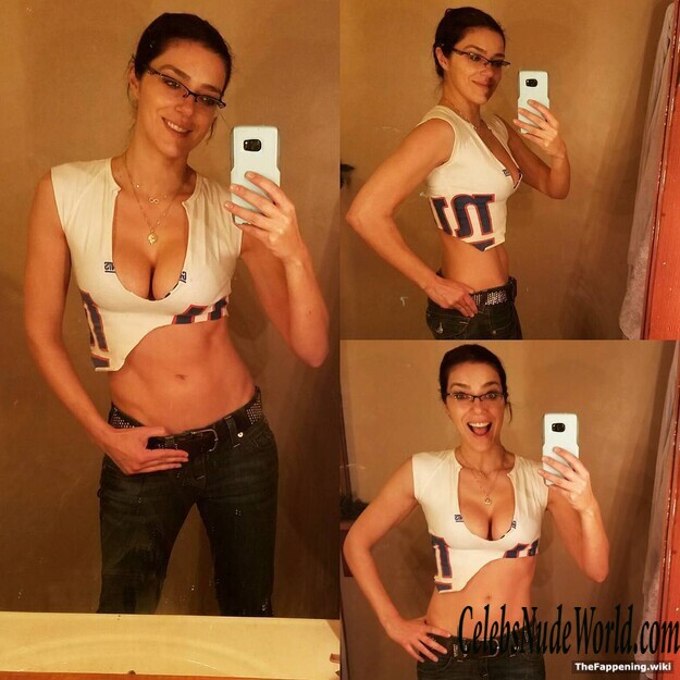 Adrianne Curry Nude 197347