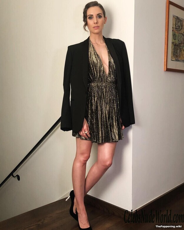 Alison Brie Nude 197536