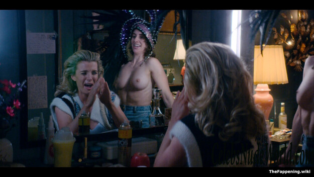 Alison Brie Nude 197570