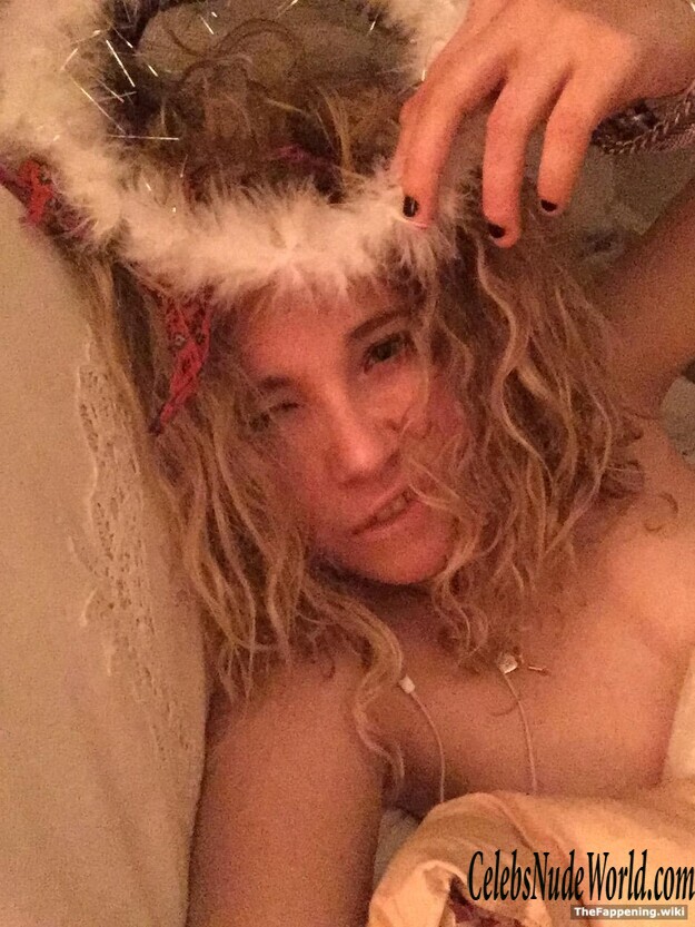 Juno Temple Nude 197802