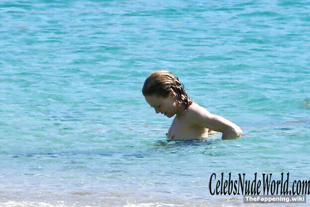 Vanessa Paradis Nude 197848