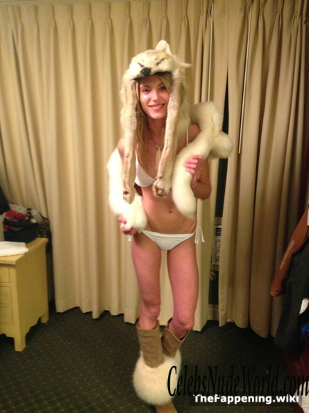 Allegra Carpenter Nude 197949