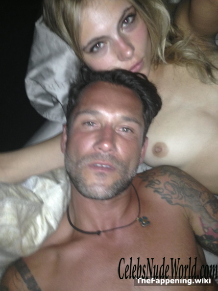 Allegra Carpenter Nude 197952