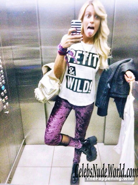 Melina Lezcano Nude 198050