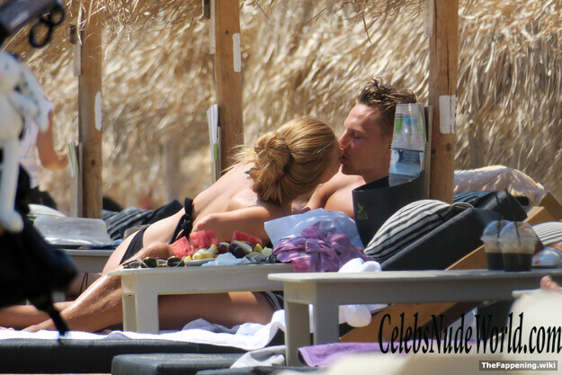 Pamela Reif Nude 198978