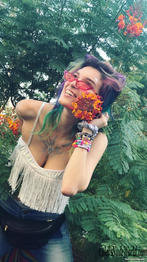 Dani Thorne Nude 200095