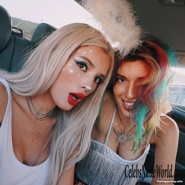 Dani Thorne Nude 200100