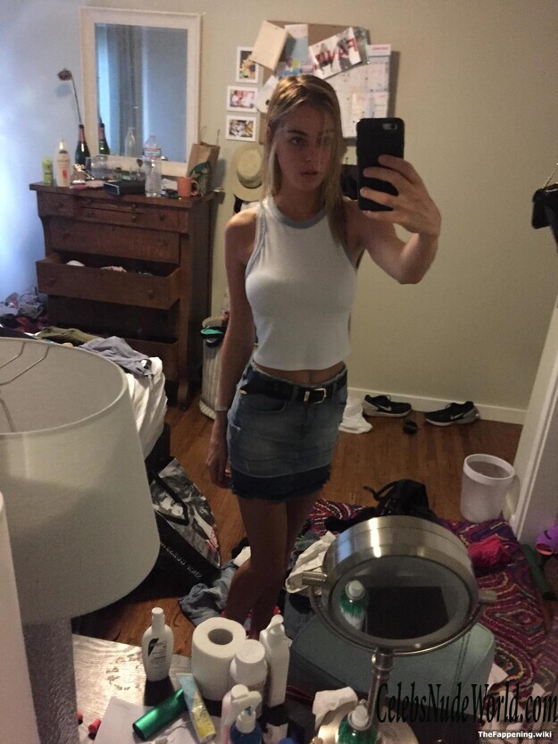 Elizabeth Turner Nude 200361