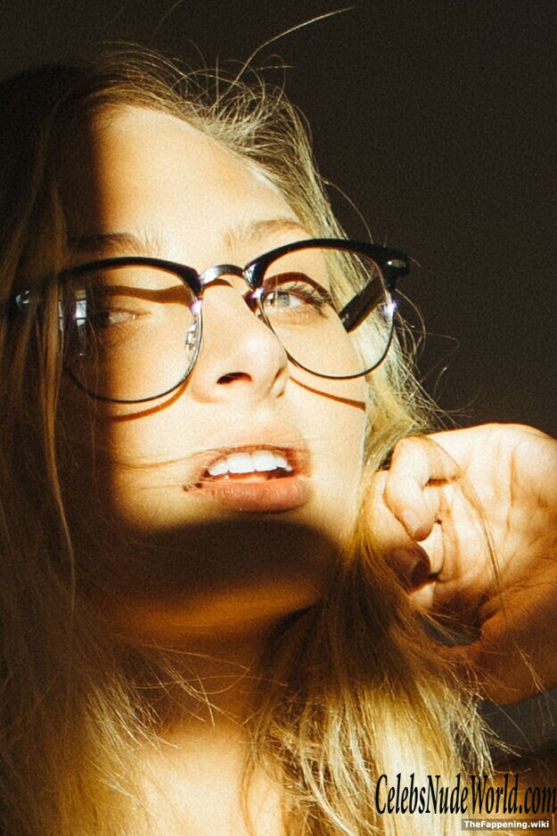 Emily Trudeau Nude 200544