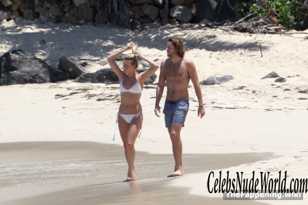 Margot Robbie Nude 200704