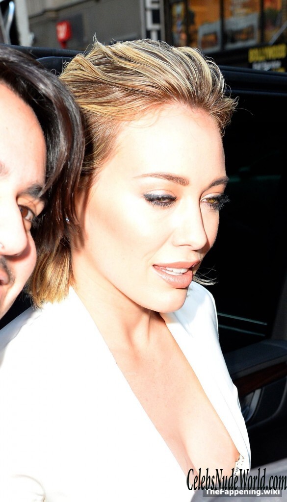 Hilary Duff Nude 201073