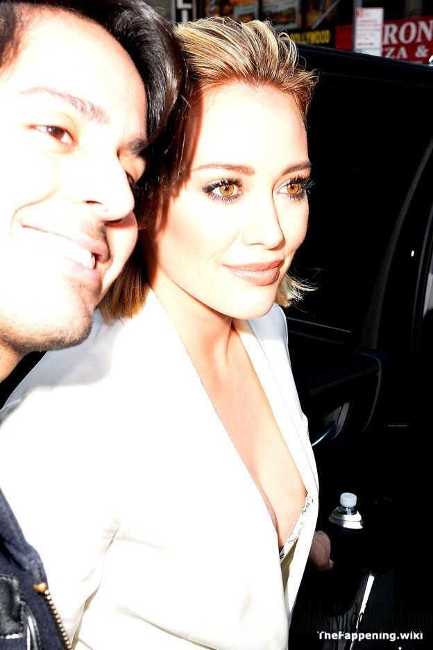 Hilary Duff Nude 201075