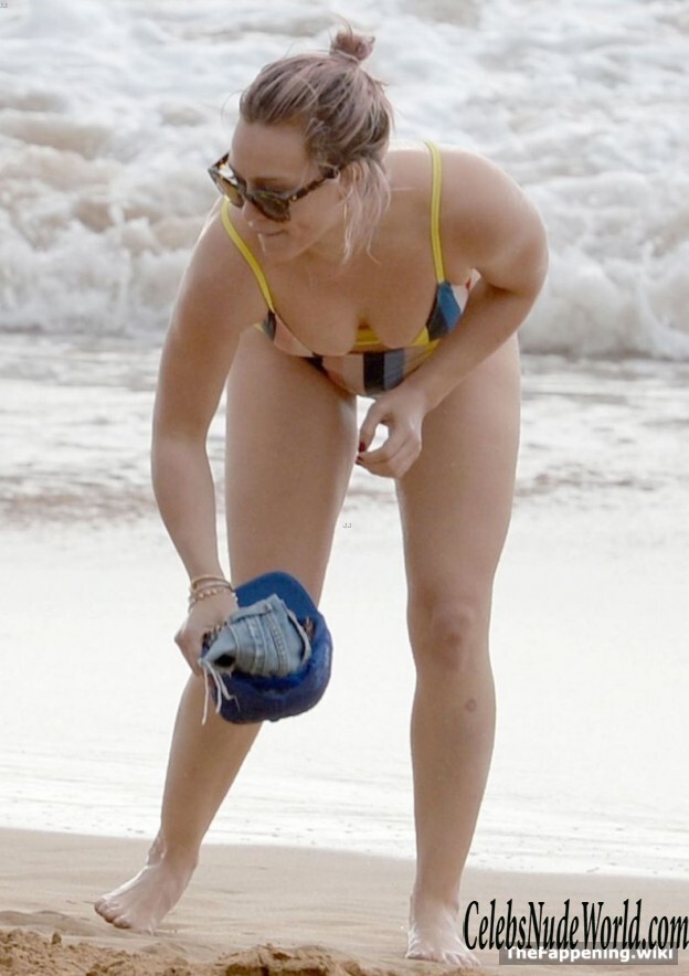 Nude hillary photos duff Hillary Duff