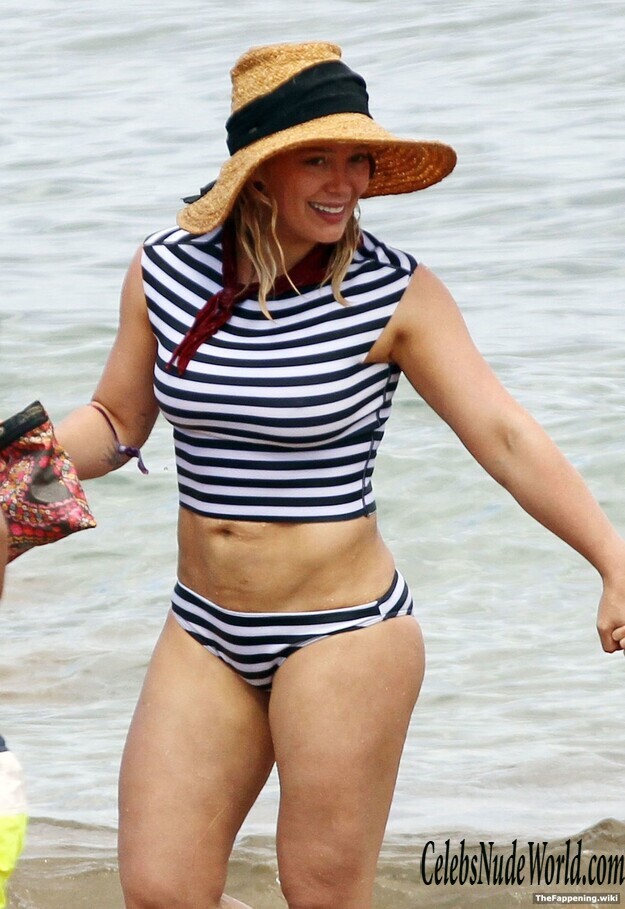 Hilary Duff Nude 201093