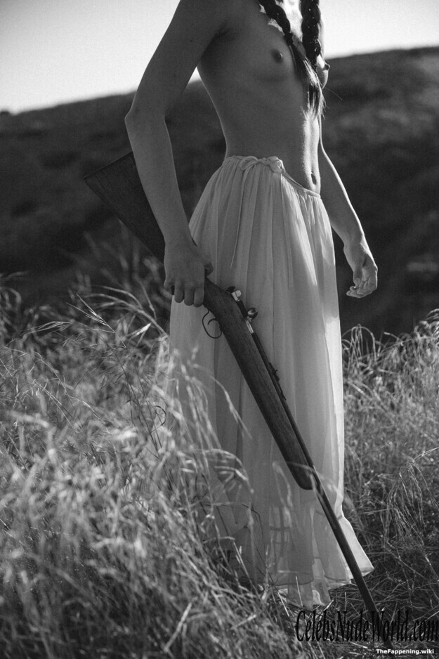 Rachael Lange Nude 201313