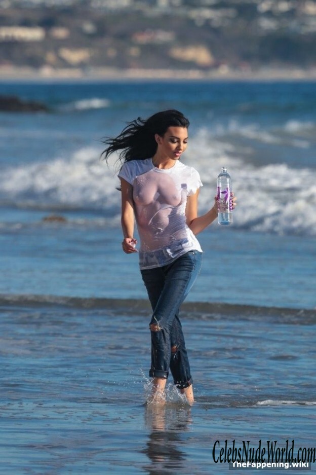 Amanda Geores Nude 201577