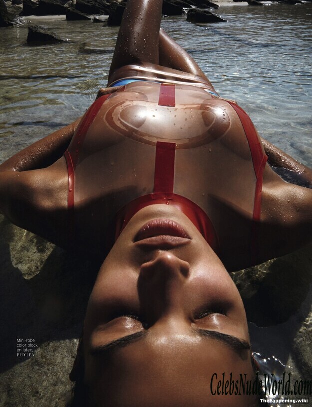 Raica Oliveira Nude 201756