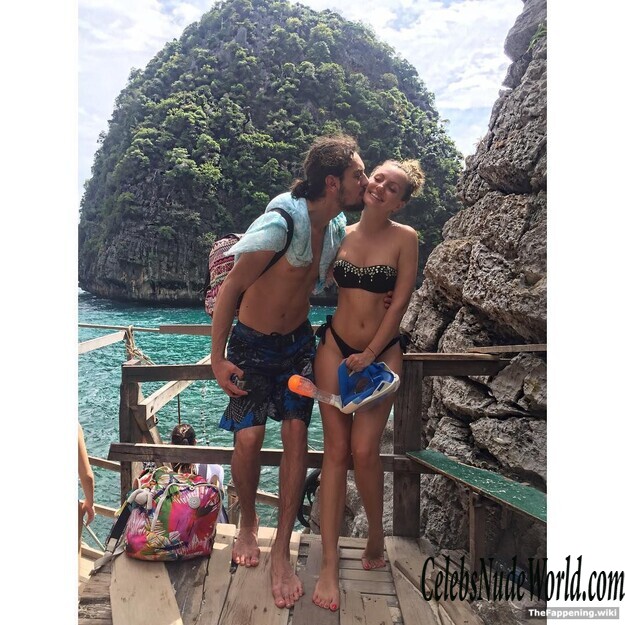 Alexandra Stan Nude 202064