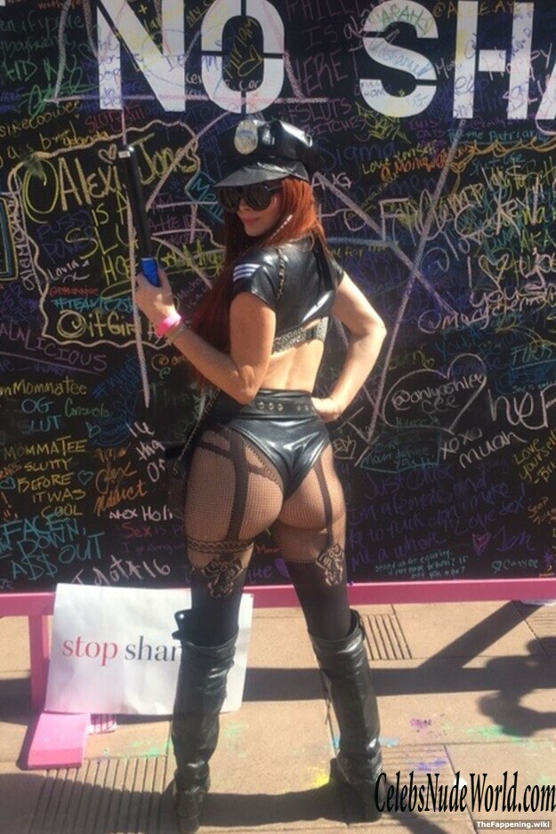 Phoebe Price Nude 202399