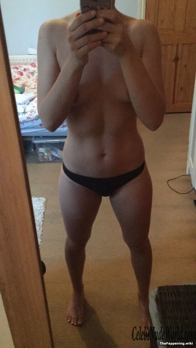 Claire Hutchings Nude 202931