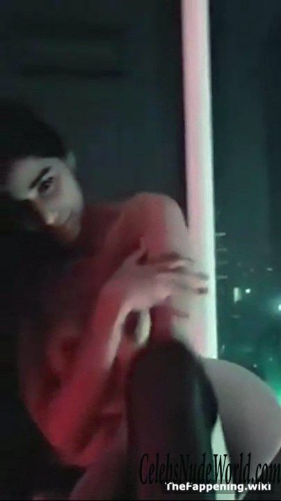 Poonam Pandey Nude 202959