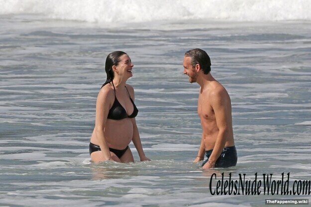 Anne Hathaway Nude 203071