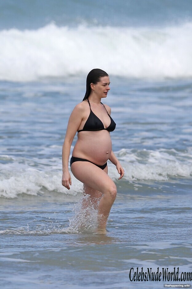 Anne Hathaway Nude 203073
