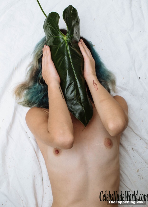 Carly Foulkes Nude 203127