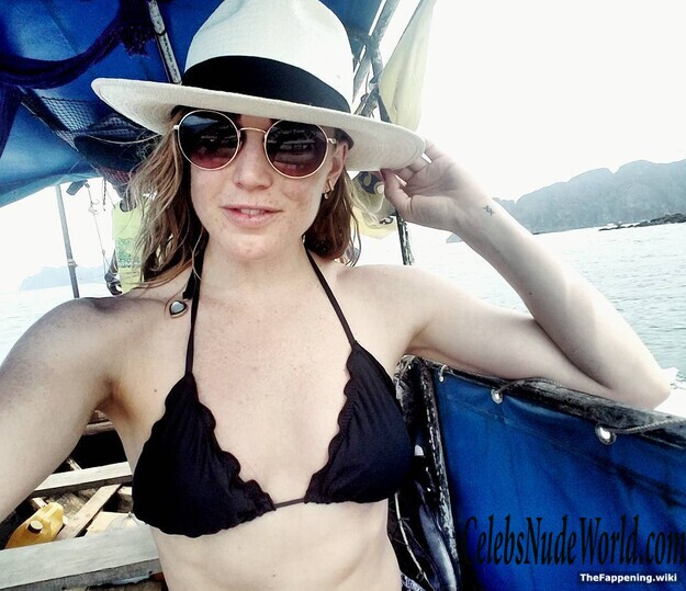 Caity Lotz Nude 203158