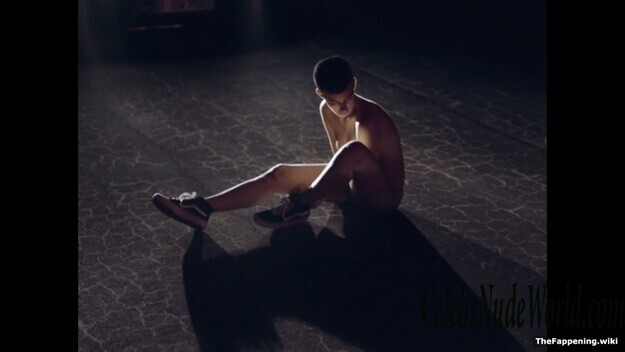 Alina Suggeler Nude 203300