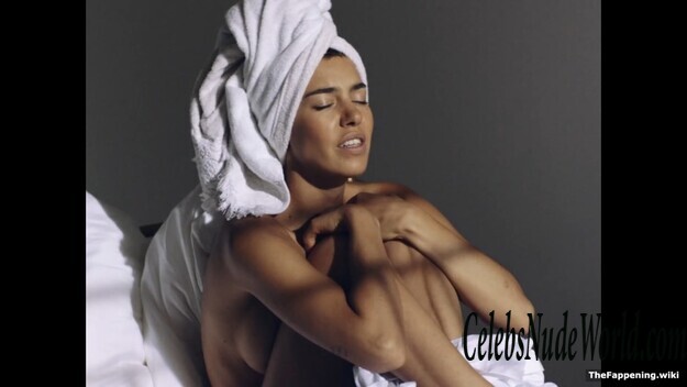 Alina Suggeler Nude 203302