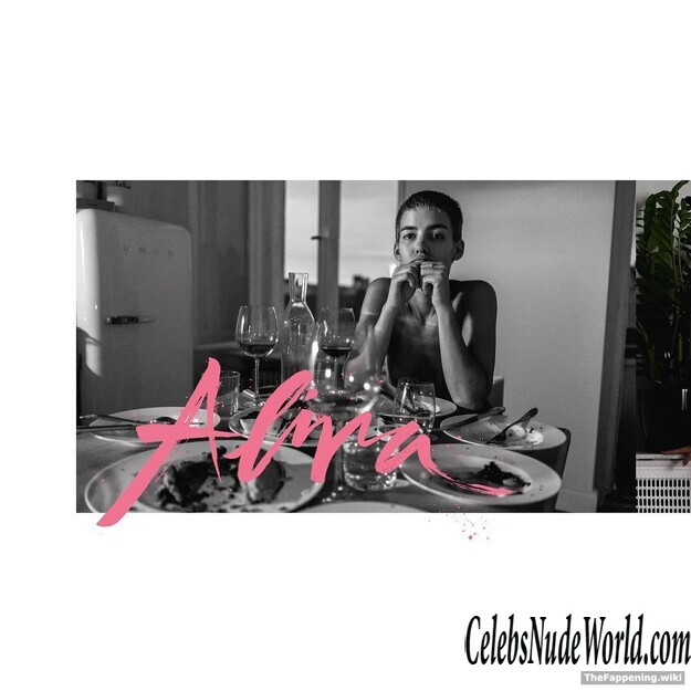Alina Suggeler Nude 203310