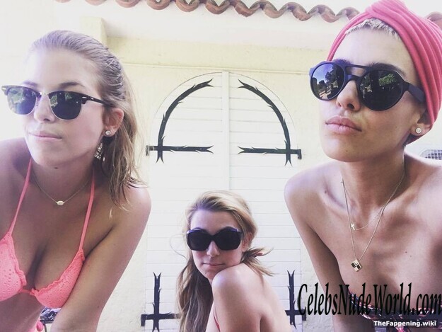 Alina Suggeler Nude 203313