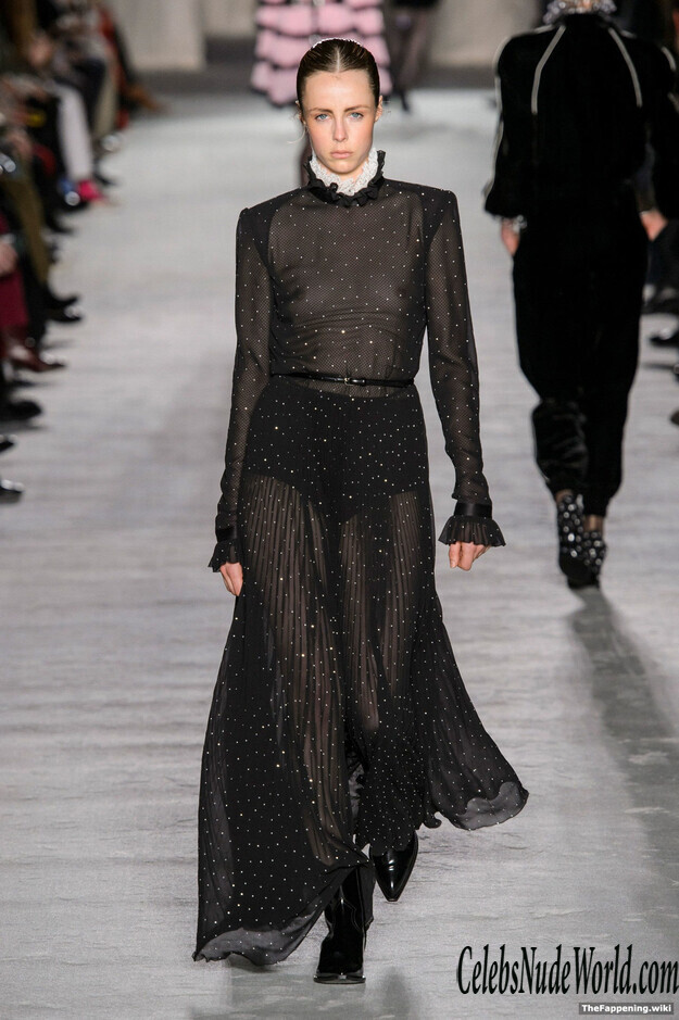 Edie Campbell Nude 203472