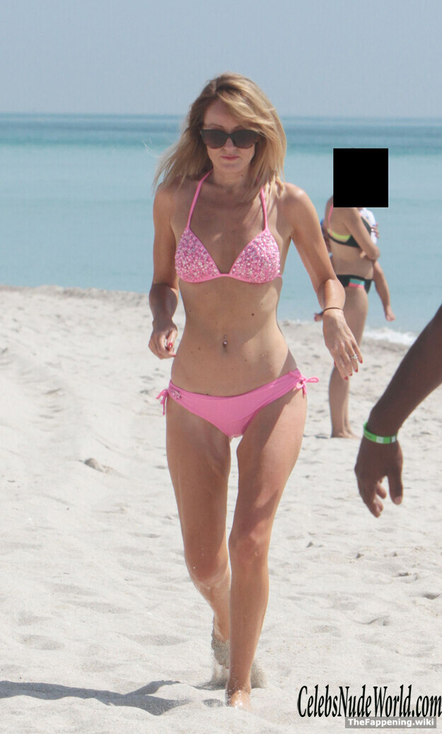 Hayley Roberts Nude 203495