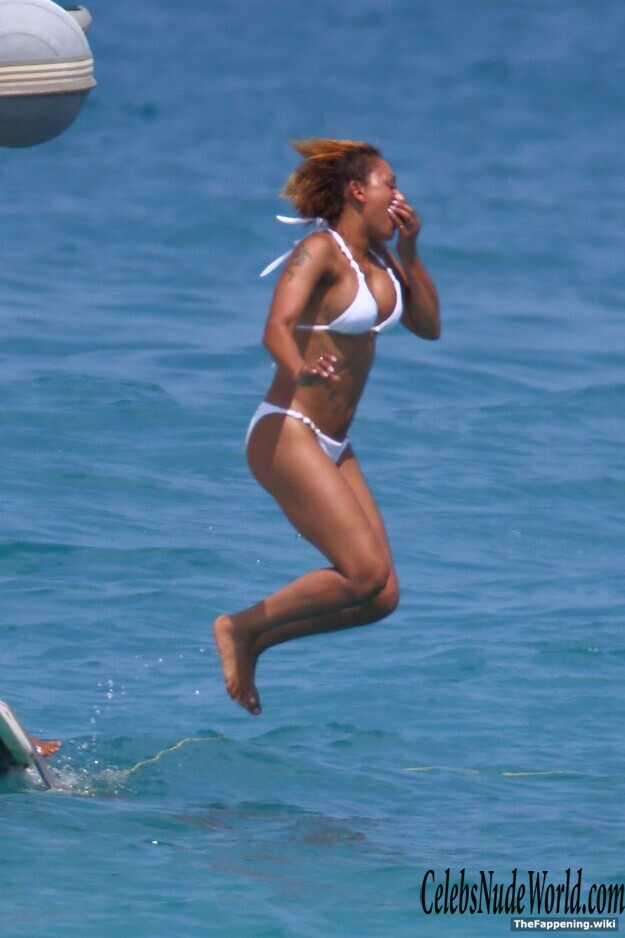 Melanie Brown Nude 203554