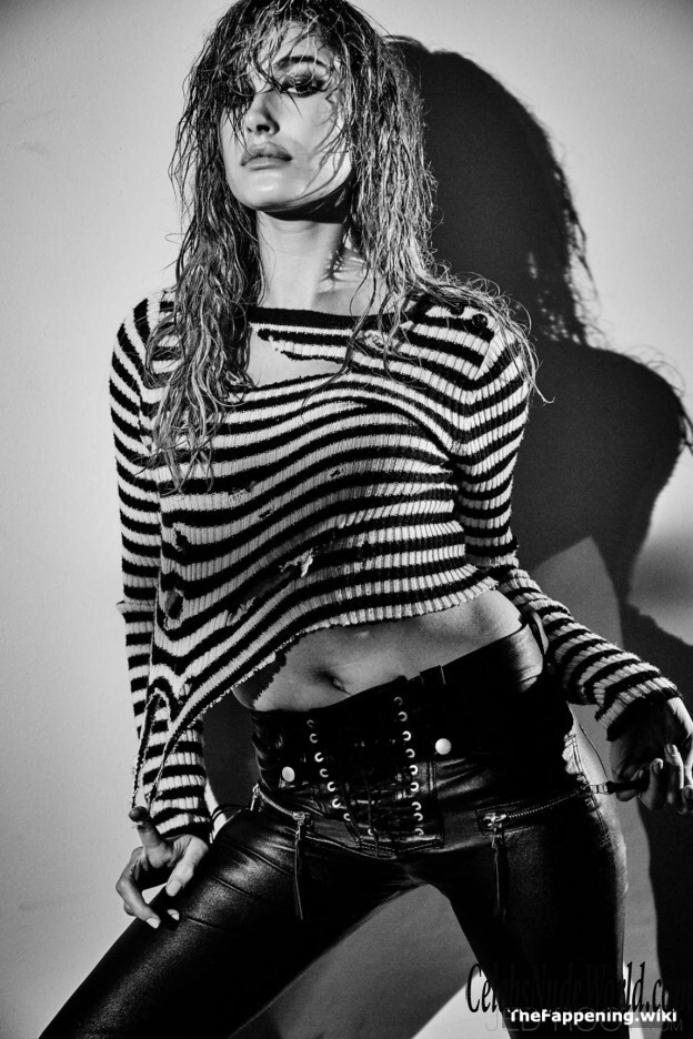 Hailey Baldwin Nude 203629