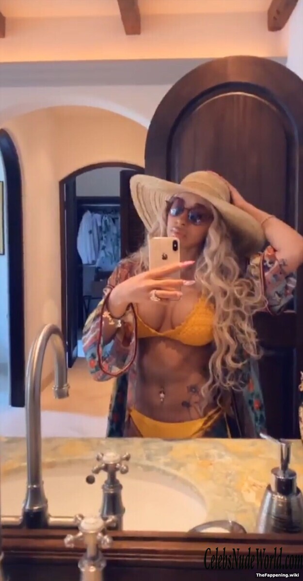 Cardi B Nude 203964