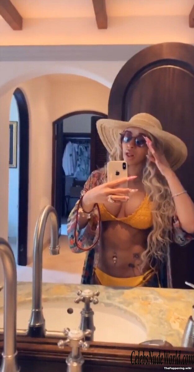 Cardi B Nude 203965