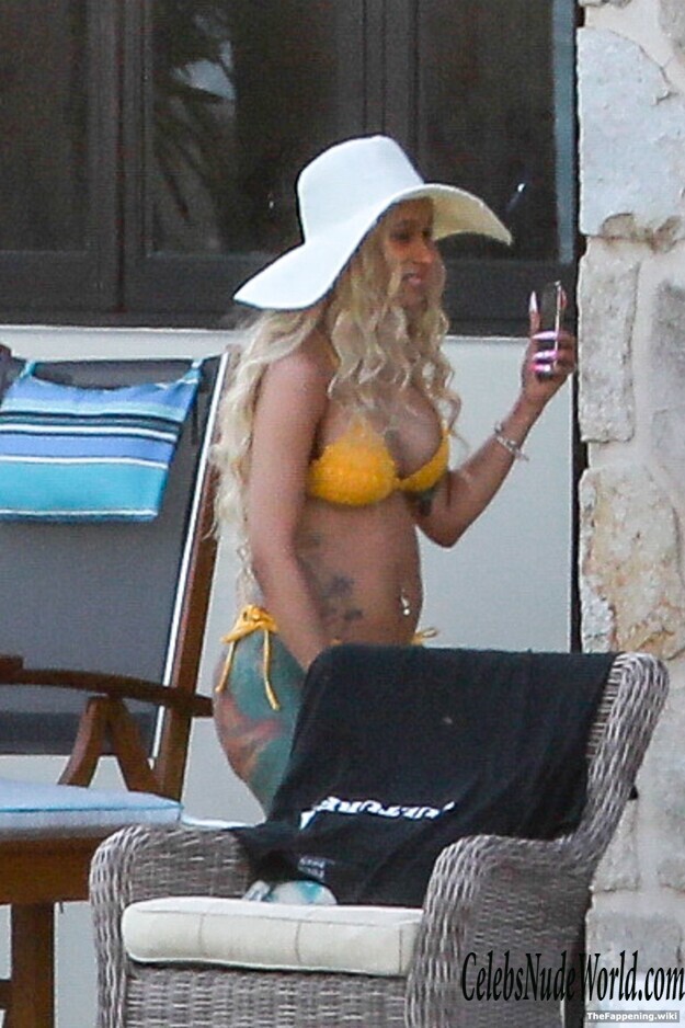 Cardi B Nude 204023