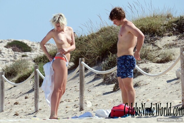 Teliz Alley Nude 204610