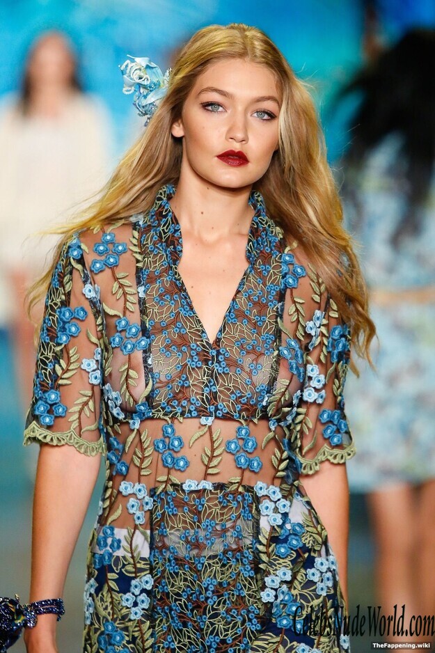 Gigi Hadid Nude 204655