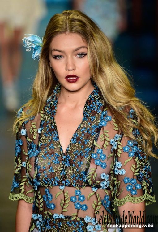 Gigi Hadid Nude 204656
