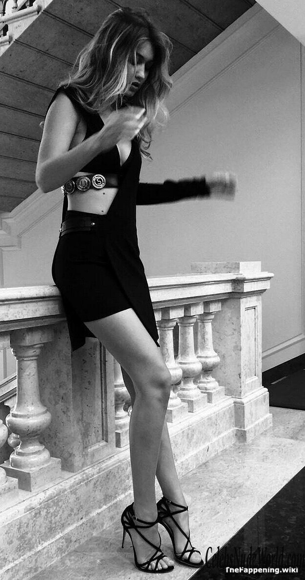 Gigi Hadid Nude 204659